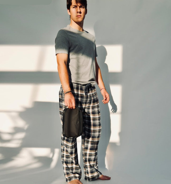 Apatchy London The Cavendish Waxed Canvas & Leather Wash Bag - Fragrance London