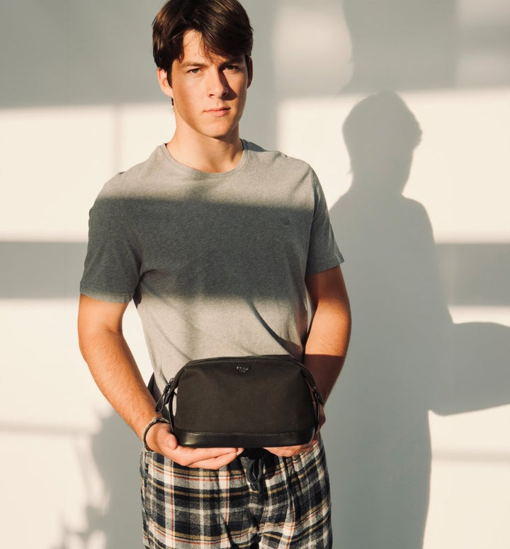 Apatchy London The Cavendish Waxed Canvas & Leather Wash Bag - Fragrance London