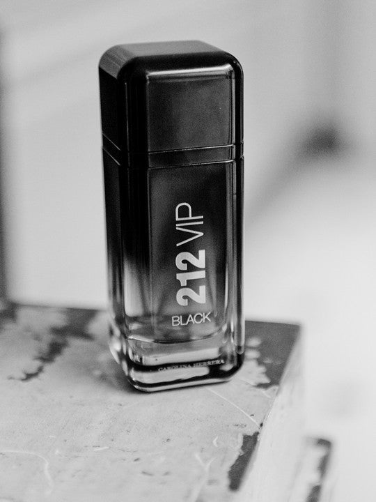 Carolina Herrera 212 VIP Men Black Eau De Parfum Spray 100ml - Fragrance London