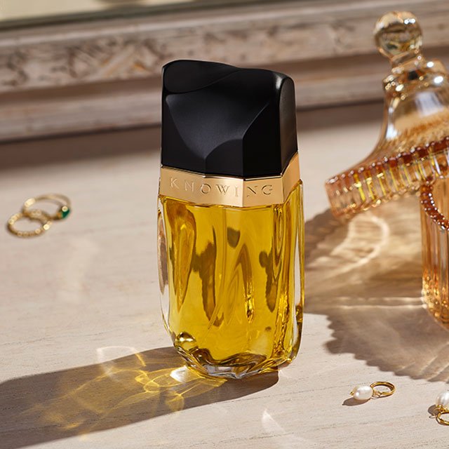 Estee Lauder Knowing Eau De Parfum Spray 75ml - Fragrance London