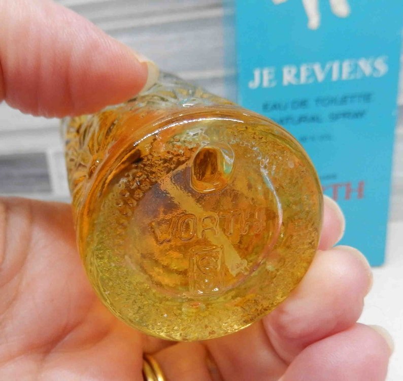 Worth Je Reviens Eau de Toilette Spray 50ml - Fragrance London