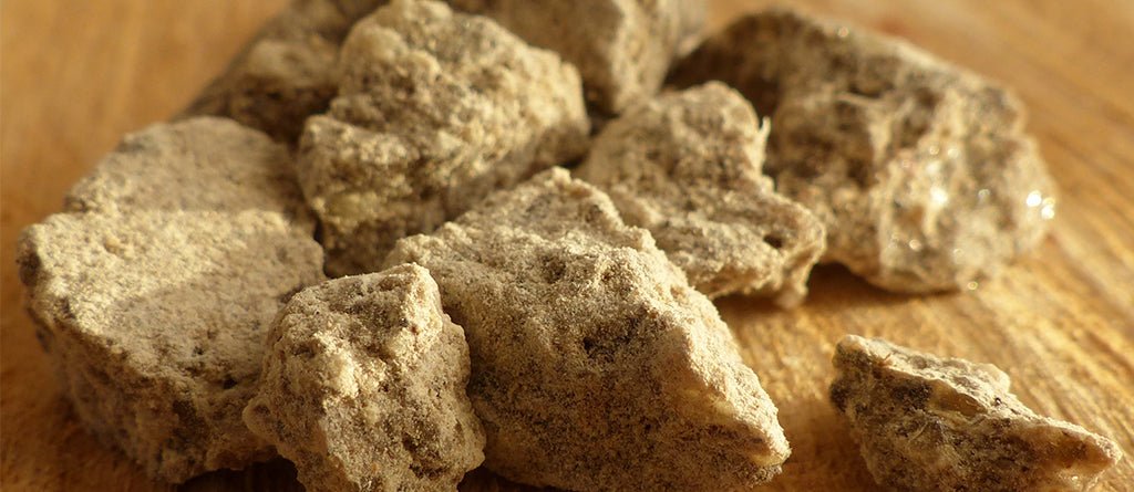 Benzoin Perfume Note: Caramel Resin, Velvet Warmth, and the Cozy Glow That Lasts - Fragrance London