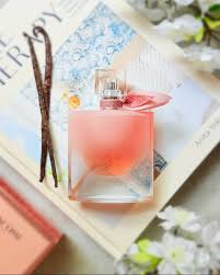 Peach Perfume Notes: Juicy Velvet, Sunlit Skin, and a Smile You Can Smell - Fragrance London
