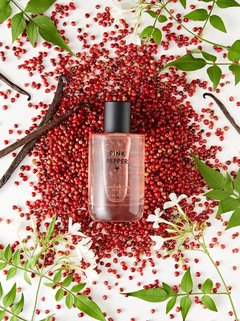 Pink Pepper Perfume Note: Rosy Spark, Modern Spice, and Effortless Lift - Fragrance London