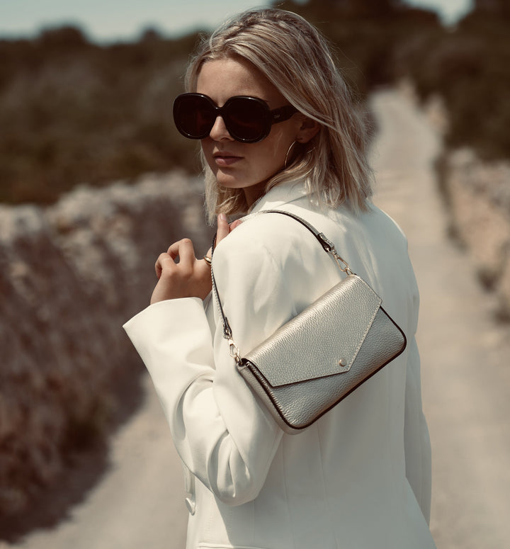 Apatchy London The Munro Leather Shoulder Bag