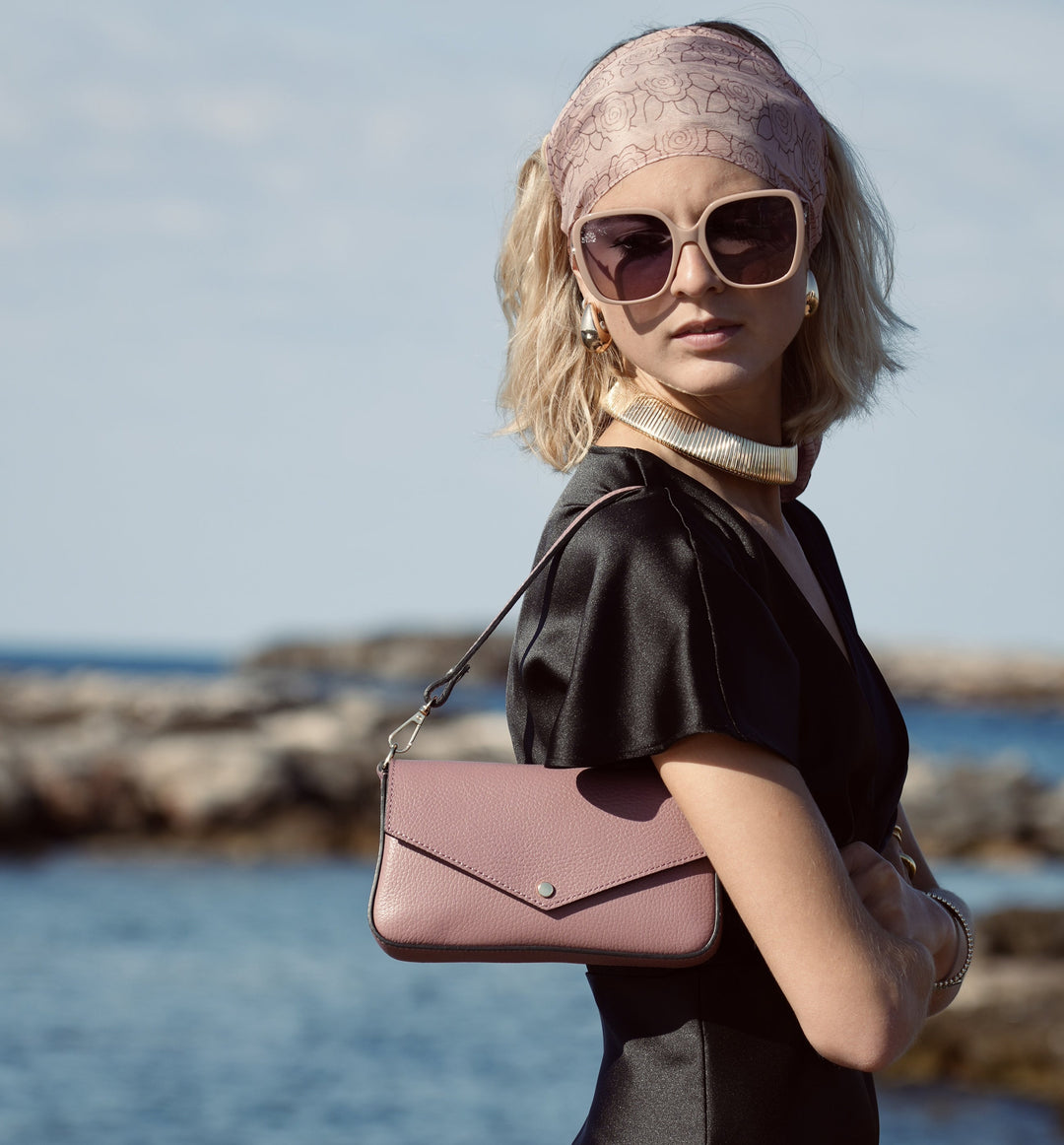 Apatchy London The Munro Leather Shoulder Bag