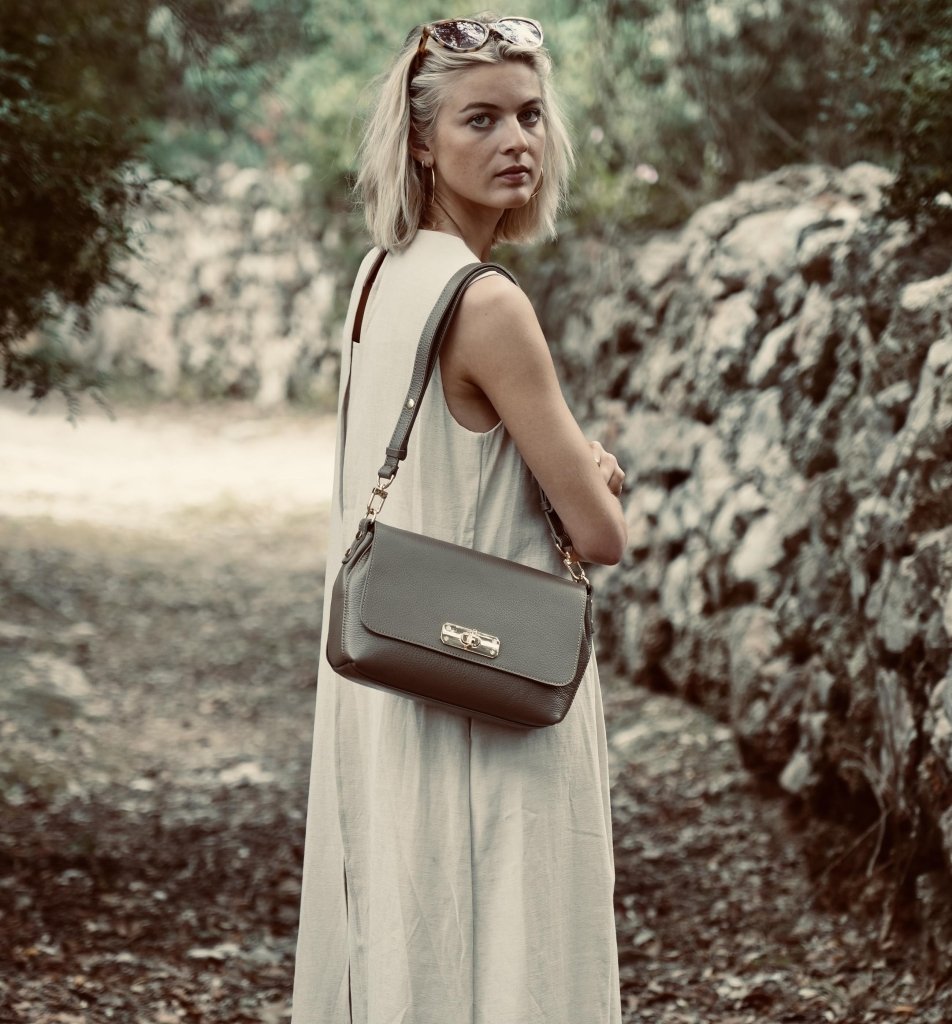 Apatchy London The Maisie Maxi Leather Bag - Fragrance London