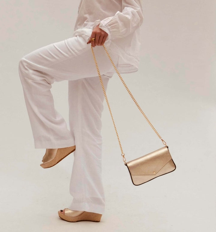 Apatchy London The Munro Leather Shoulder Bag - Fragrance London