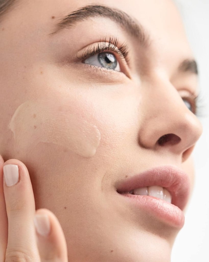 Clinique Moisturizing Lotion with Pump 125ml - Fragrance London