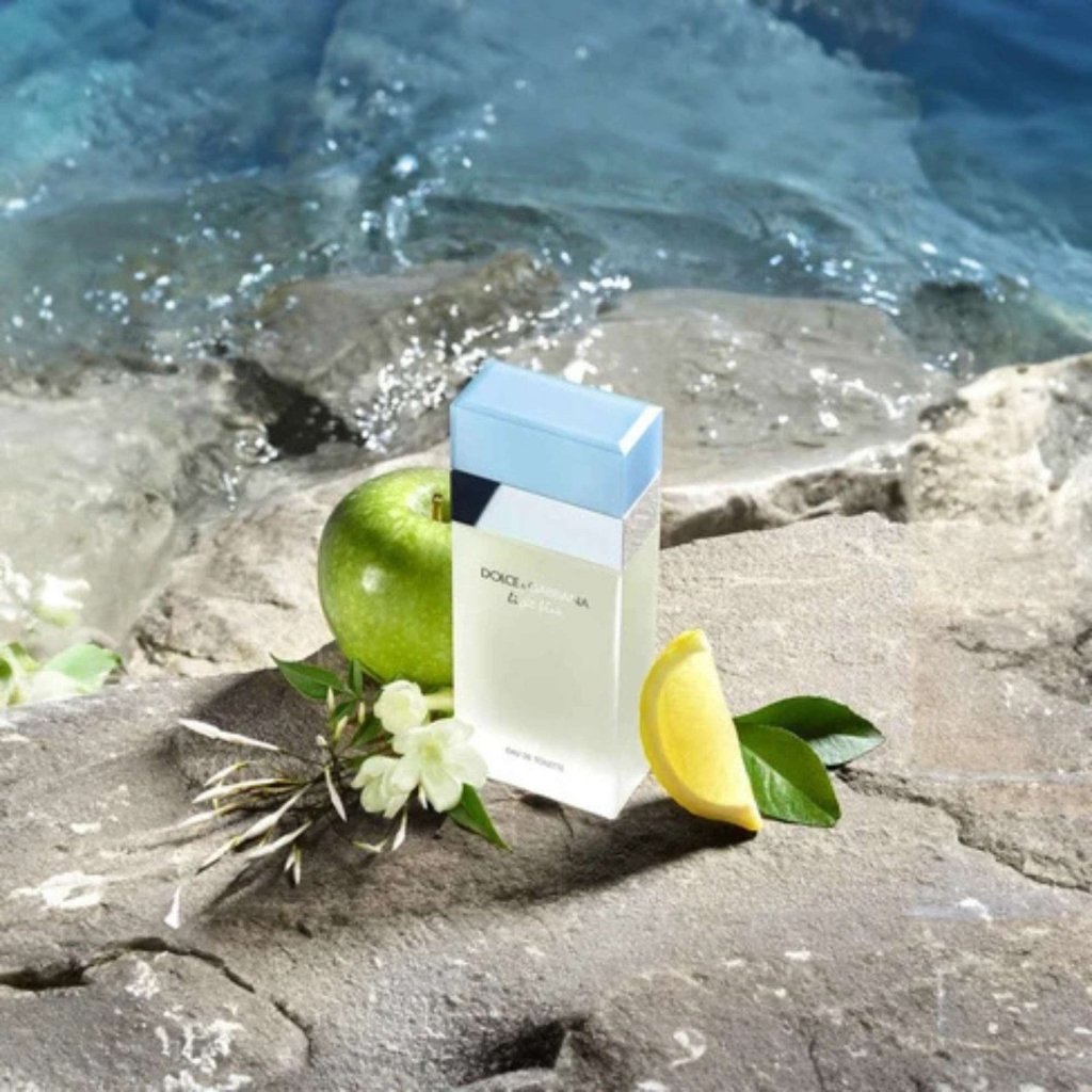 Dolce & Gabbana Light Blue Gift Set (Eau De Toilette 100ml + Body Cream 50ml + Eau De Toilette 10ml) - Fragrance London