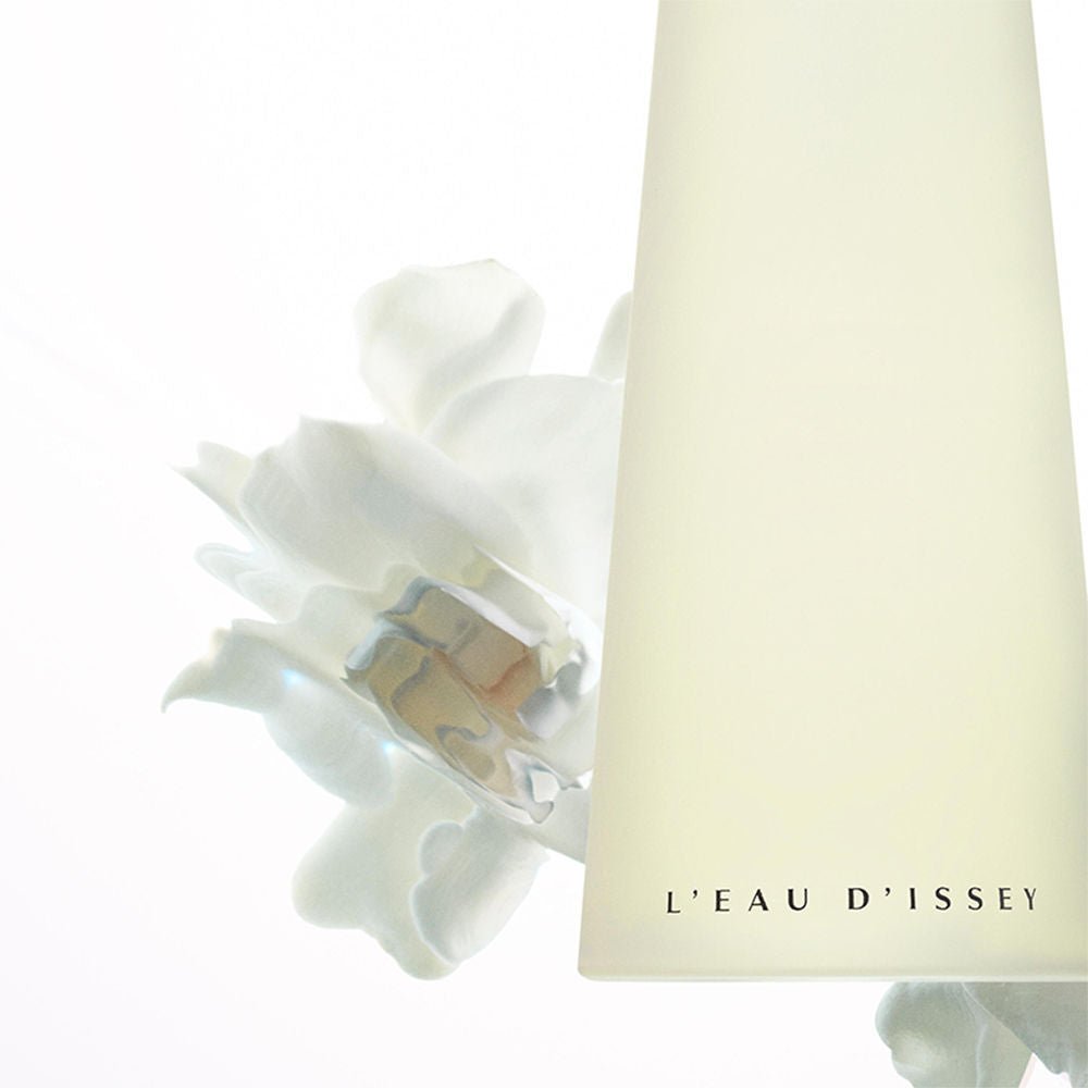 Issey Miyake L'Eau D'Issey Pour Femme Eau De Toilette Spray 50ml - Fragrance London