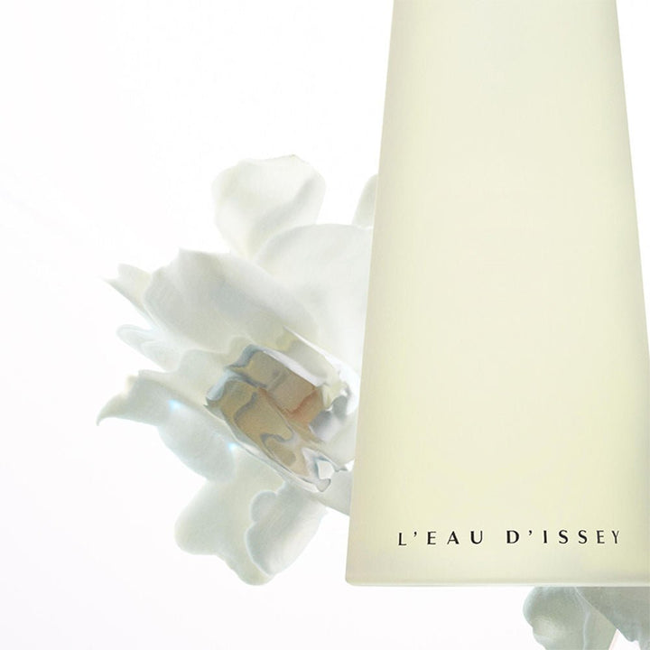 Issey Miyake L'Eau D'Issey Pour Femme Eau De Toilette Spray 50ml - Fragrance London