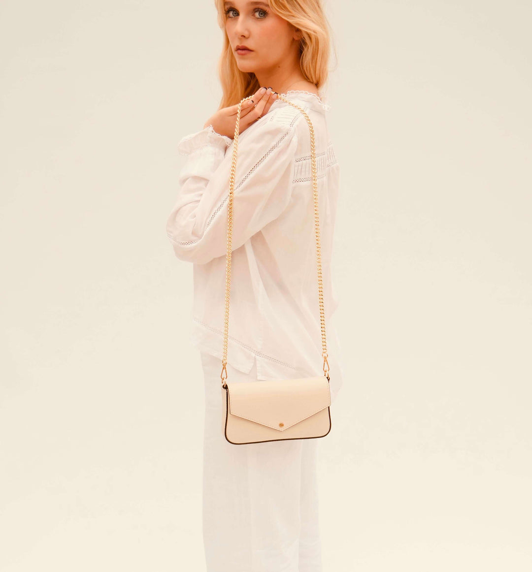 Apatchy London The Munro Leather Shoulder Bag