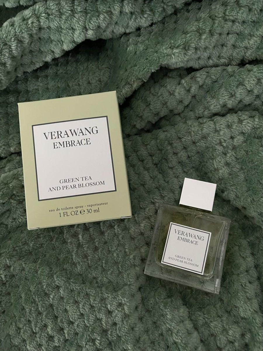 Vera Wang Embrace Green Tea & Pear Blossom Eau De Toilette Spray 30ml - Fragrance London