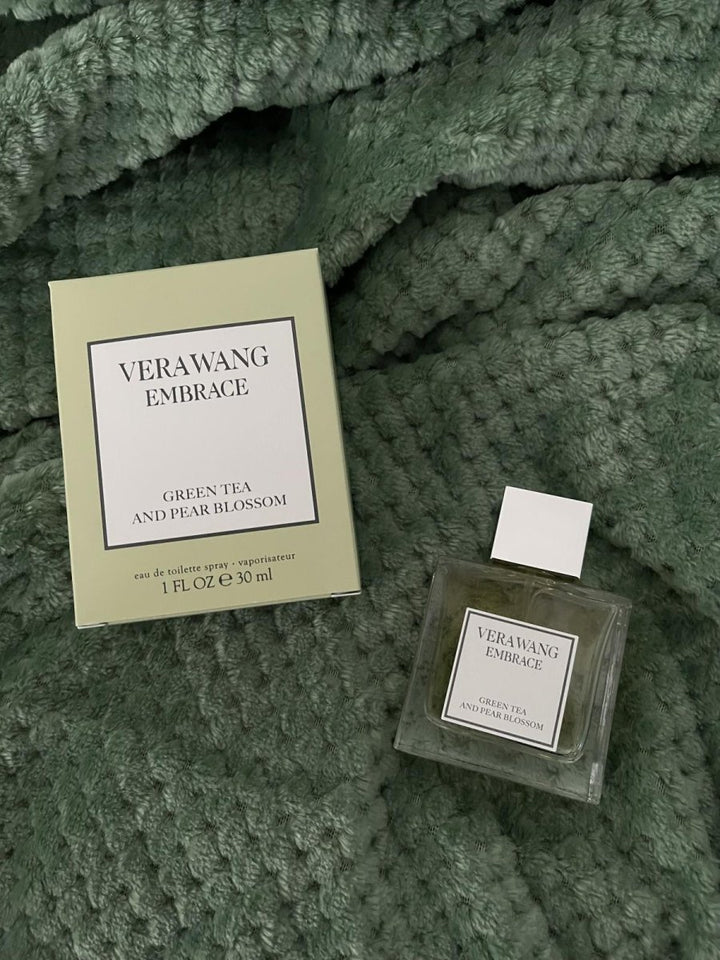 Vera Wang Embrace Green Tea & Pear Blossom Eau De Toilette Spray 30ml - Fragrance London