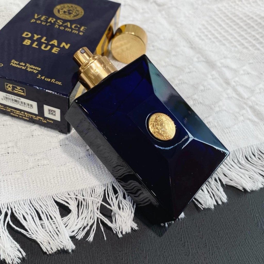 Versace Dylan Blue Eau de Toilette Spray 100ml - Fragrance London